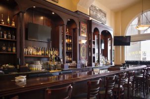 bars singles bars honolulu Ferguson's Irish Pub